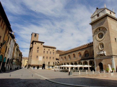 Mantova - Piazza delle Erbe